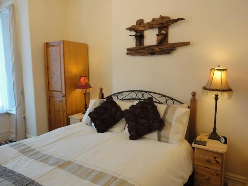 Brontes Guest House Scarborough
