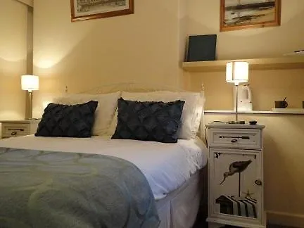 Brontes Guest House Скарборо