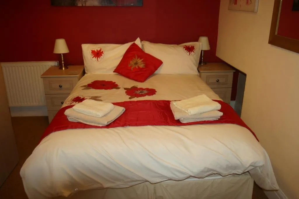 Brontes Guest House Скарборо